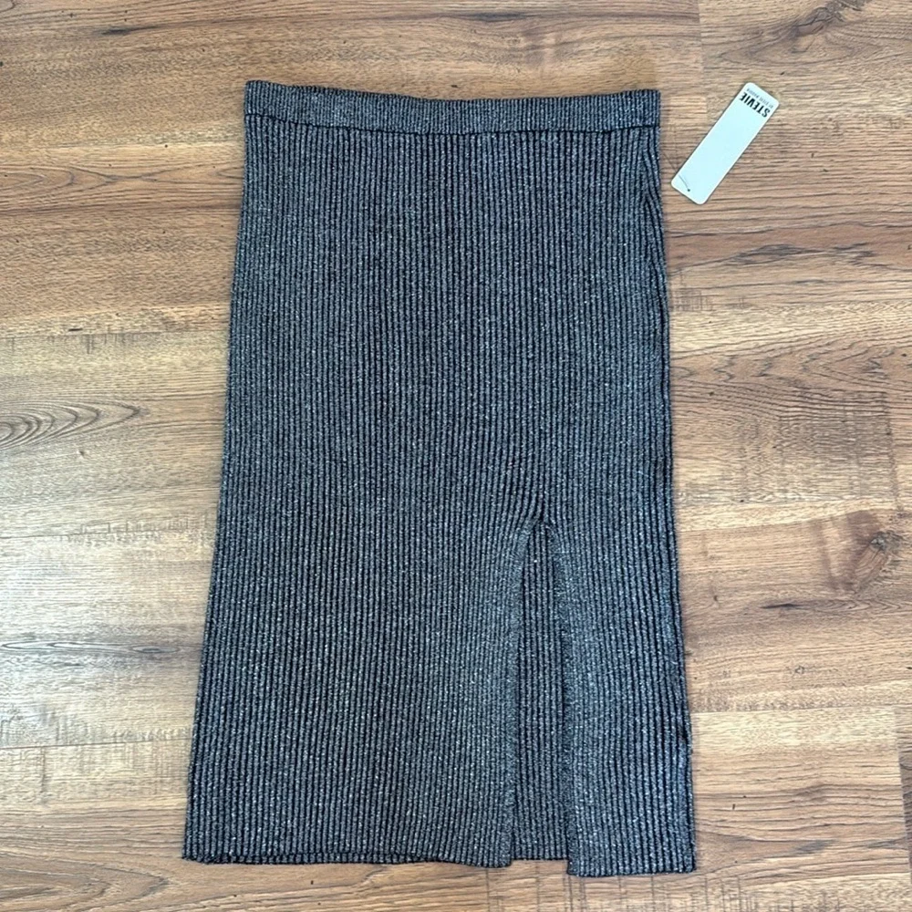 NWT!! STEVIE by STEVEN MADDEN Women's Gray Ribbed Skirt Size XL